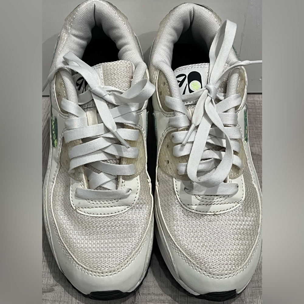 Nike Air Max 90 BRAND NEW!!! White Green Womens Sneakers Size 8